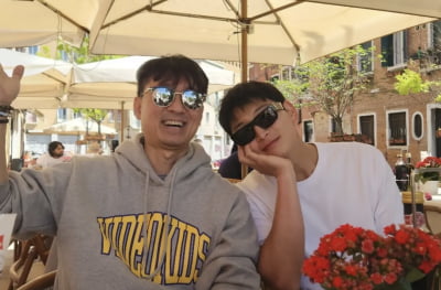 '1400만 거장' 코앞 장항준, 남돌 출신 배우와 과거 사진 끌올됐다