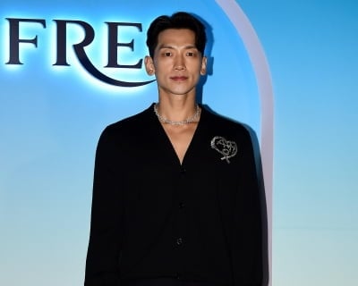 '김태희♥' 비, 공식석상서 두 딸 언급했다…"다 좋아해줘"('살롱드립')