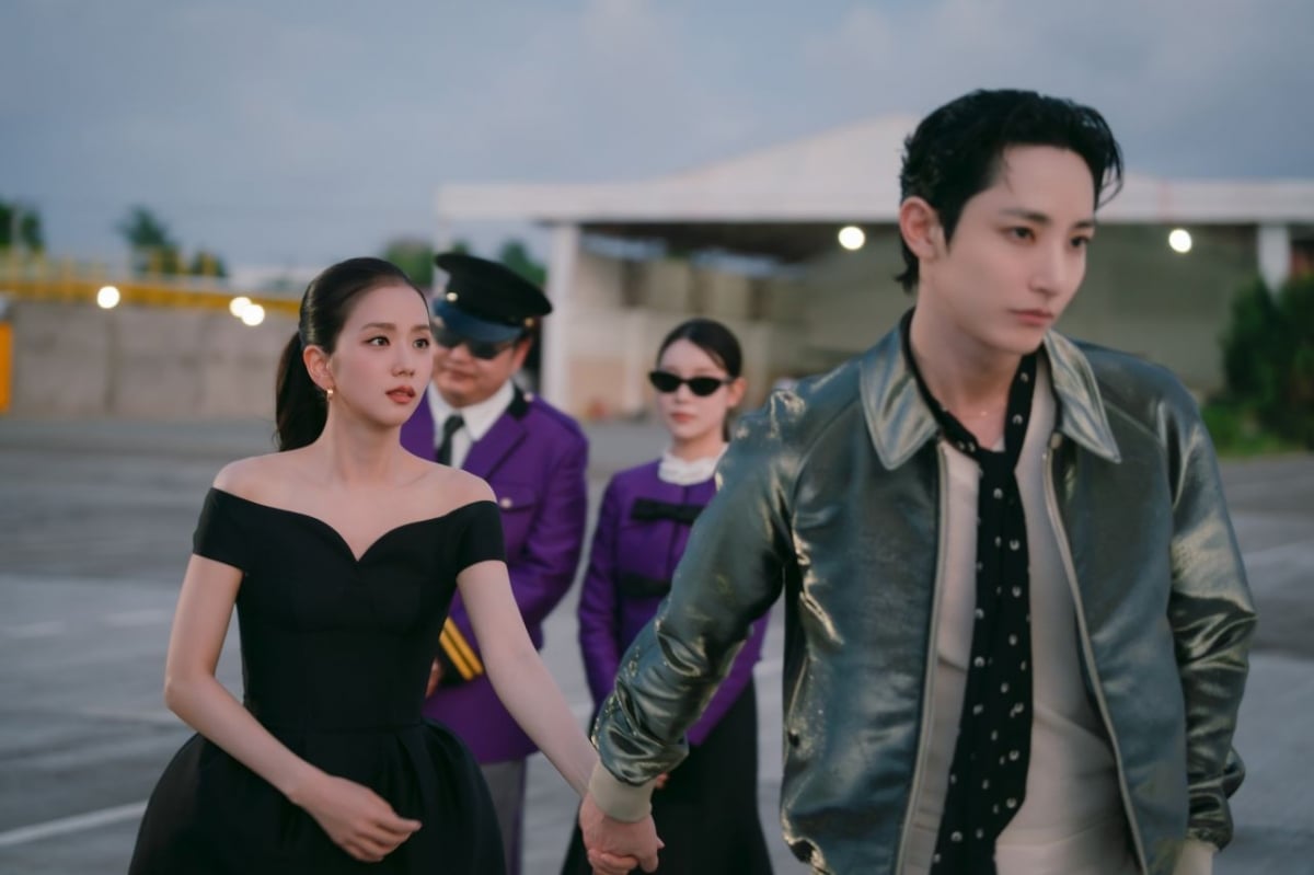 지수, 논란의 연기력이 오히려 더 화제…결국 화제성 1위 찍었다('월간남친')