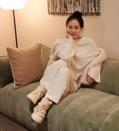 지드래곤, 재벌 4세 게시물에 보란듯 '♥좋아요' 남기더니…한 달 만에 또 포착