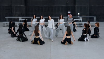 ITZY, 6년 전 곡으로 1위 꿰찼다…기세 몰아 오늘(19일) '엠카' 출격