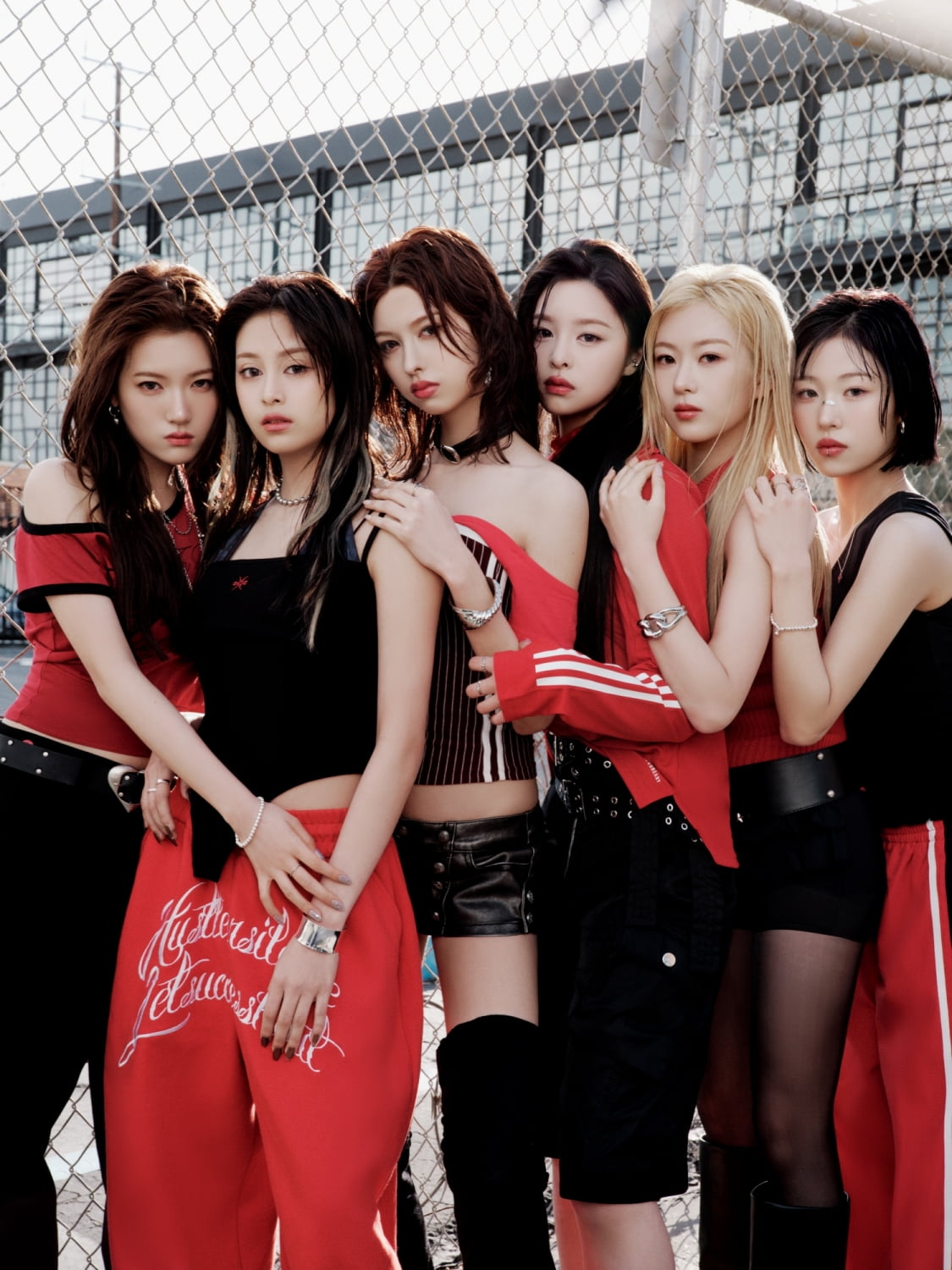 앳하트__Butterfly Doors_ 콘셉트 포토 [사진제공=타이탄콘텐츠]