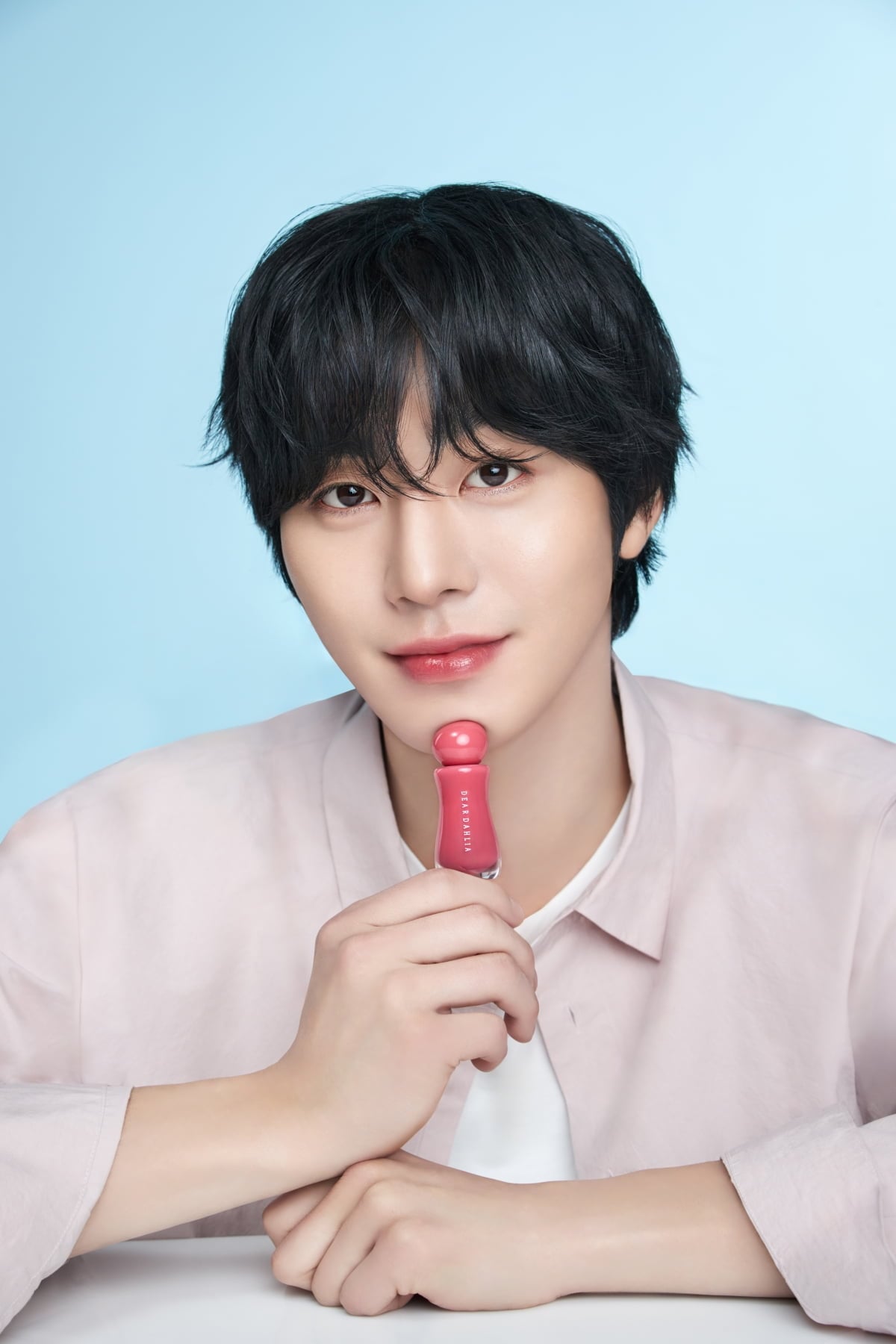 안효섭이 광고 촬영에 나섰다. [사진 제공 = 디어달리아]