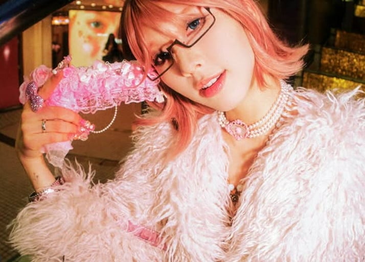 모델 김진경이 임신 중 일본에서 갸루 체험을 경험한 후 깜짝 이미지 변신에 나섰다. / 사진=김진경 SNS