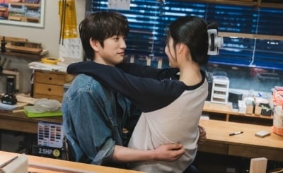 박진영, 10년 만에 만난 ♥첫사랑과 동거 시작했다…설레는 밀착 스킨십까지 ('샤이닝')