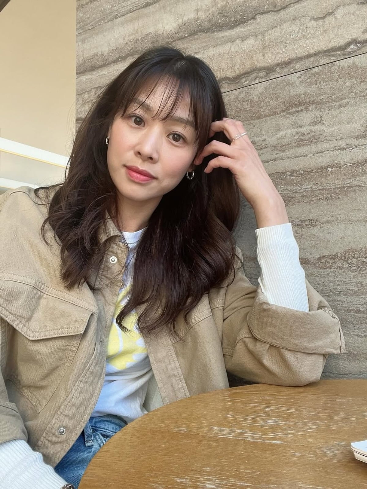 배우 장신영이 편온한 미소를 담은 근황을 공개했다. 사진 = 장신영 인스타그램