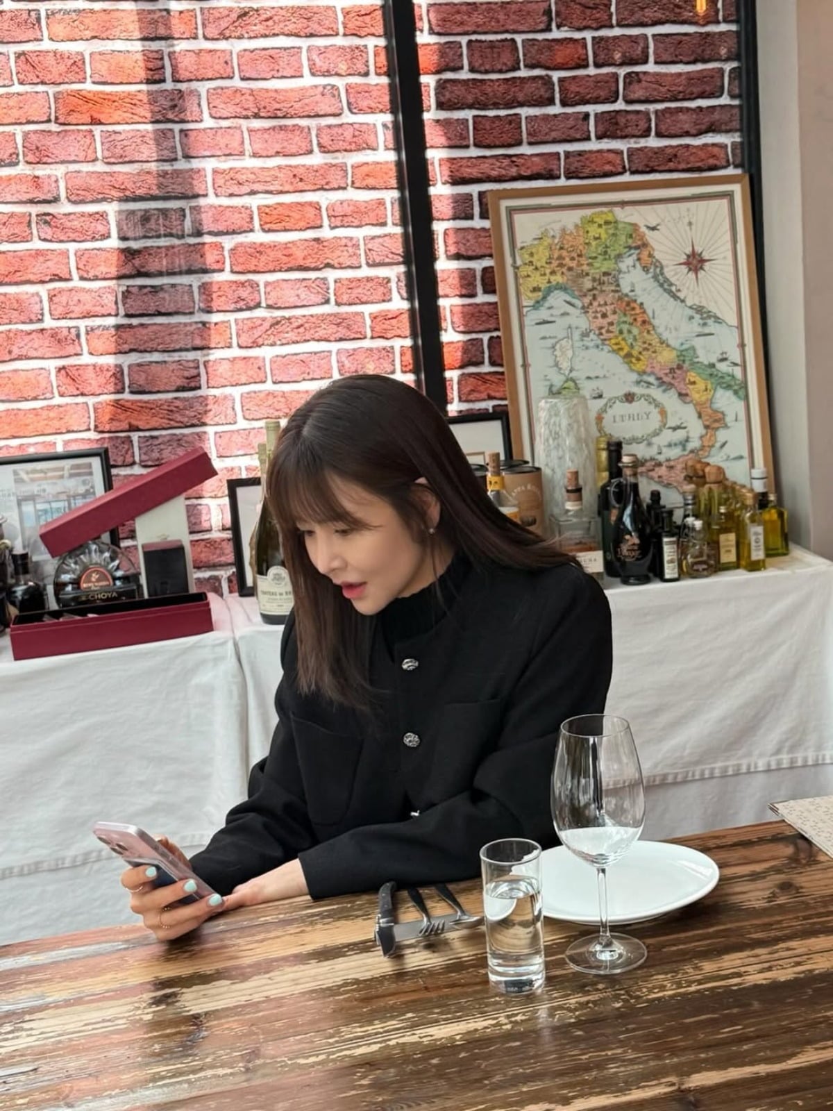 배우 이연두가 쌍둥이 출산 후에도 변치 않는 미모를 담은 근황을 공개해 팬들의 뜨거운 반응을 얻고 있다. 사진 = 이연두 인스타그램