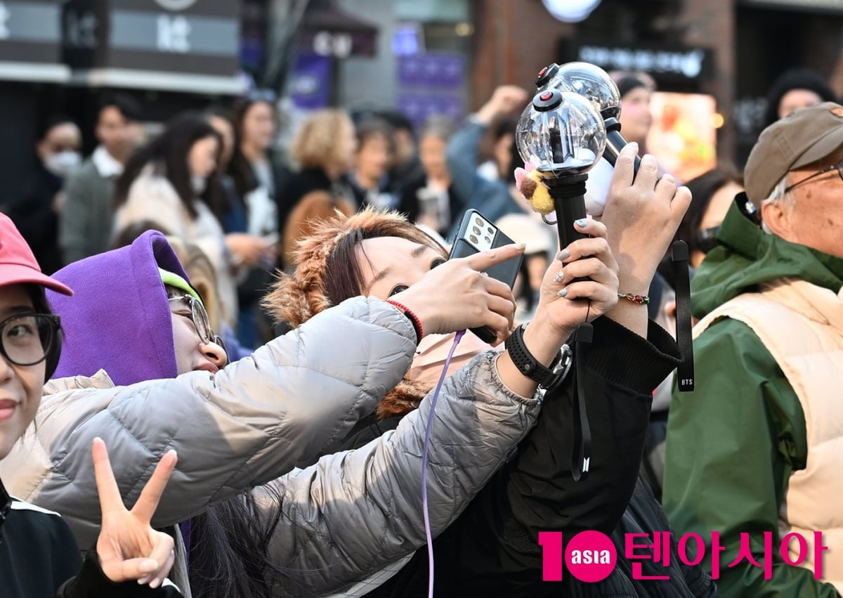 BTS 아리랑(ARIRANG) 컴백을 즐기는 아미들[TEN포토+]