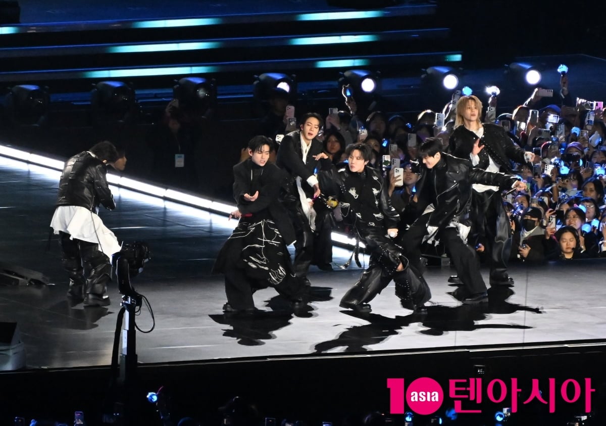 돌아온 방탄소년단 완벽한 컴백 무대[TEN포토+]
