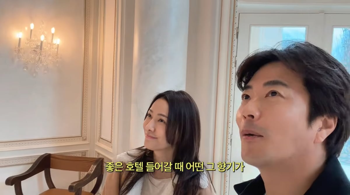 손태영, 권상우 부부가 370억 원대 초호화 대저택을 둘러보며 감탄을 쏟아냈다. / 사진=손태영 유튜브