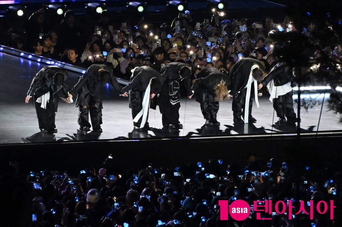 방탄소년단 컴백에 열광하는 아미들[TEN포토+]