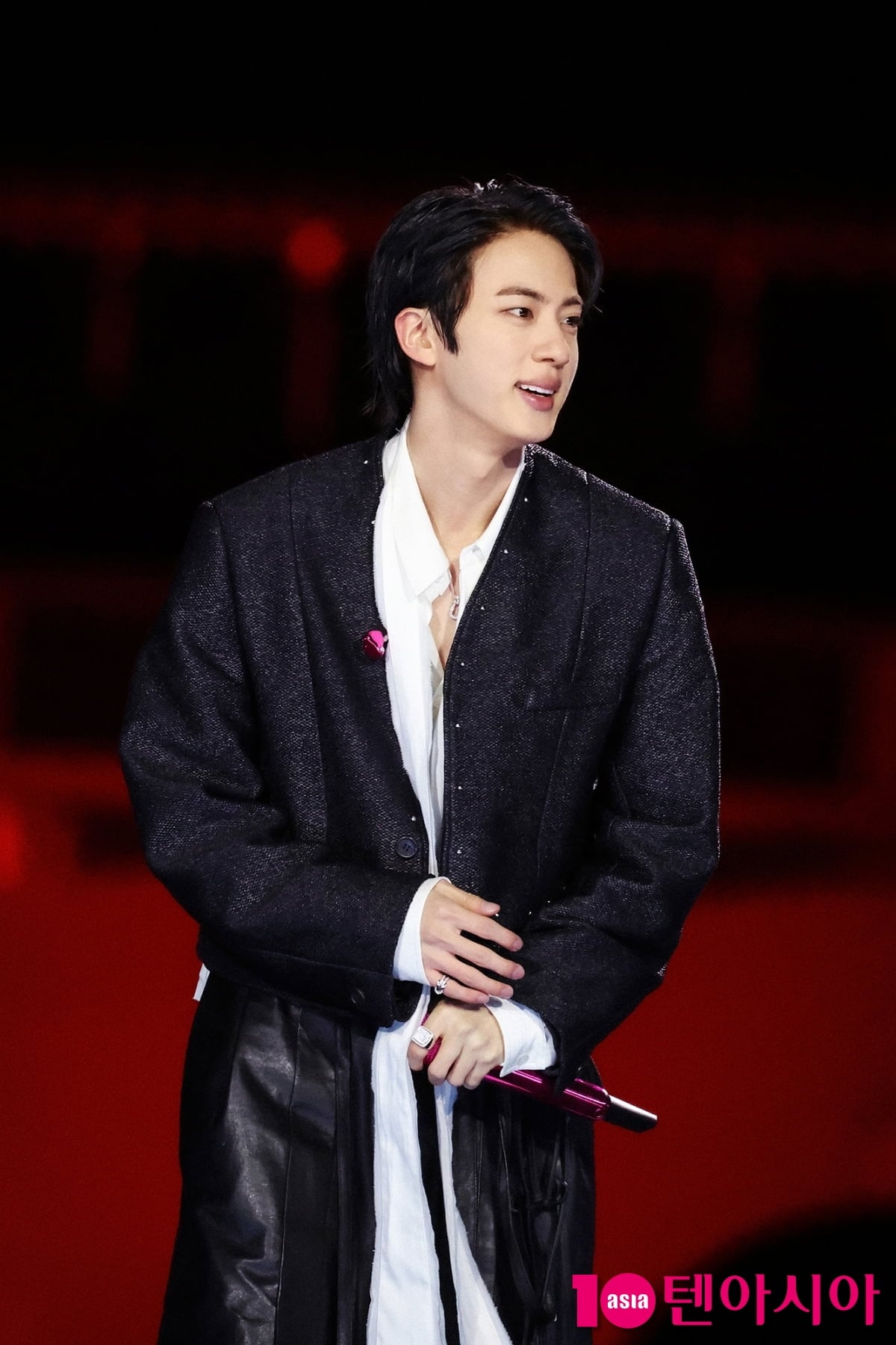 방탄소년단 진, 어둠 속에서 더 빛나는 월드와이드 핸섬[TEN포토]
