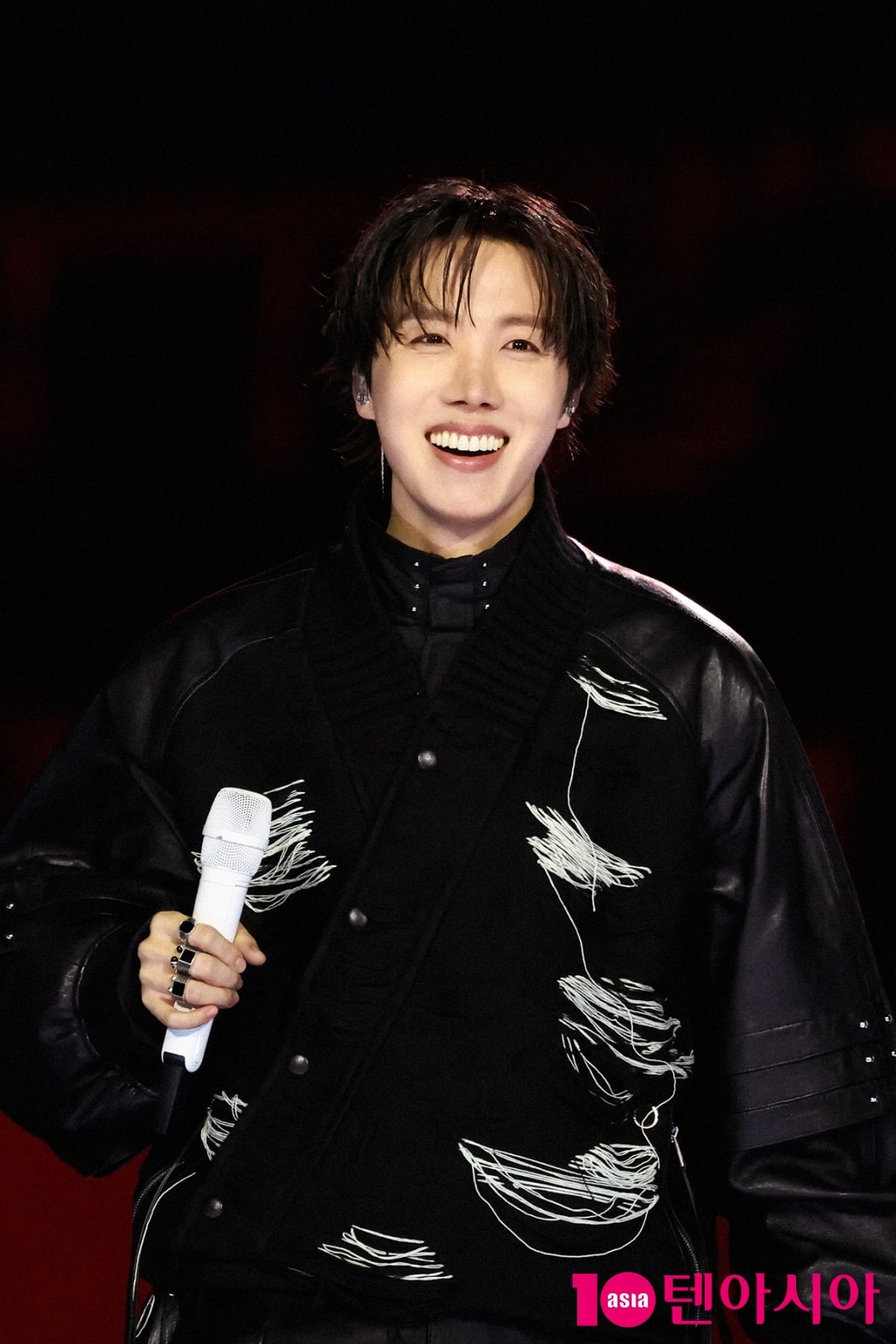 방탄소년단 제이홉, 한 번 보면 잊을 수 없는 선샤인 비주얼[TEN포토]