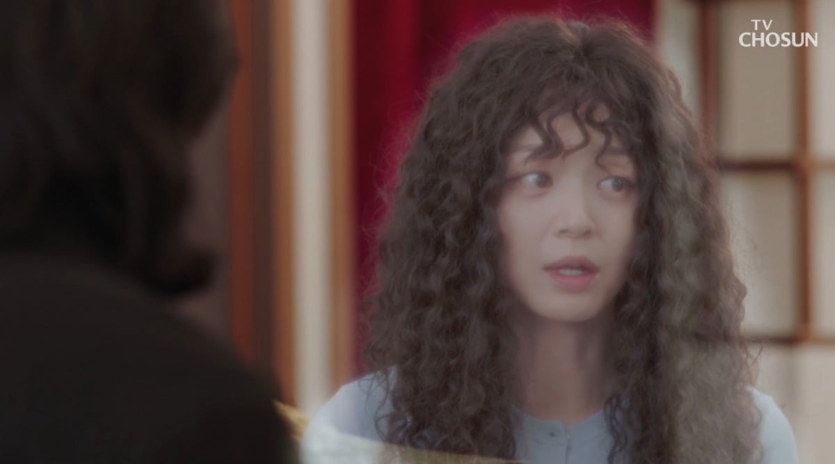 컴백한 임성한 작가의 '뇌 체인지' 드라마 '닥터신'의 장면. 사진 = TV조선 '닥터신' 캡처