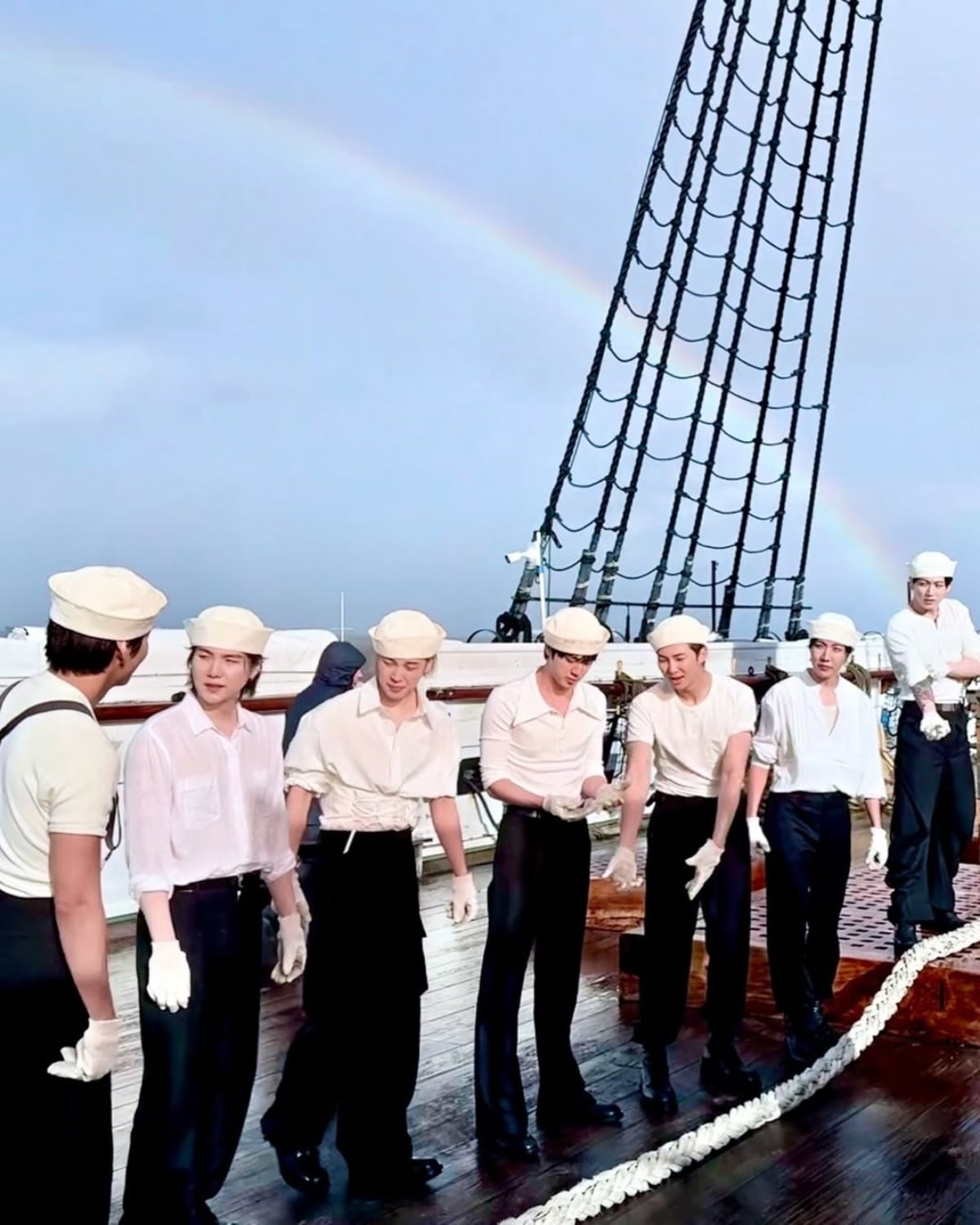 방탄소년단(BTS)가 서울 종로구 광화문 광장 일대에서 'BTS 컴백 라이브: ARIRANG'(BTS THE COMEBACK LIVE | ARIRANG)로 화려하게 컴백했다. 사진 = RM 인스타그램