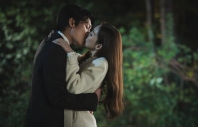 위하준 성희롱 의혹 불거졌던 박민영 키스신, 드디어 공개…급격한 감정 변화 ('세이렌')