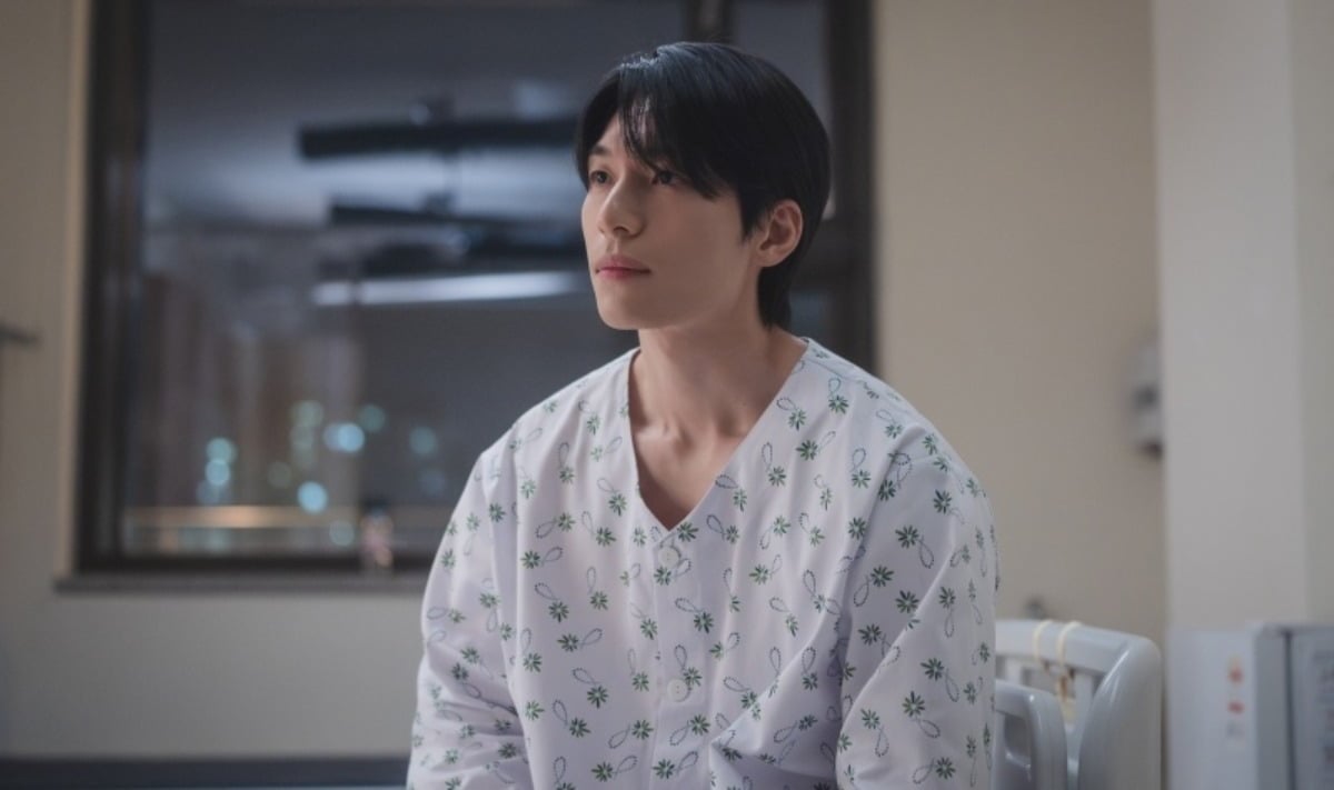 교통사고로 병실에 입원한 위하준./사진제공=tvN '세이렌'