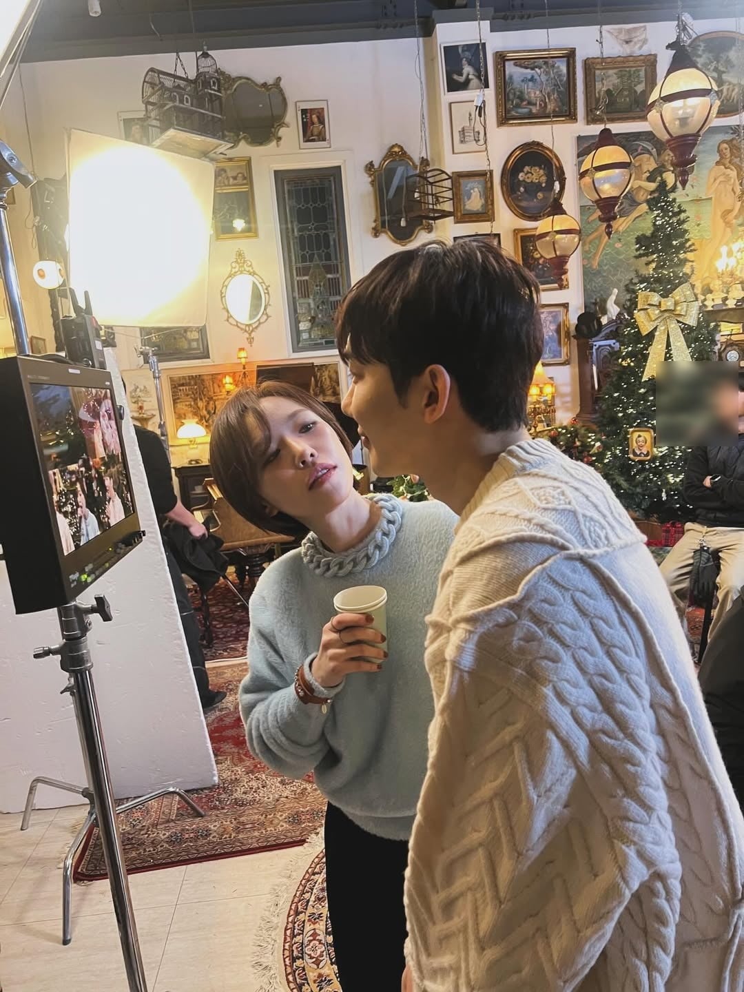 가인과 조권이 훈훈한 연인 분위기를 풍기고 있다./사진=조권 SNS