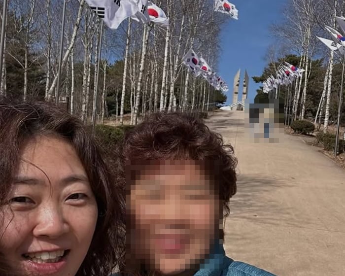 '나는 솔로' 22기 정숙이 시모와 시간을 보내고 있다. /SNS