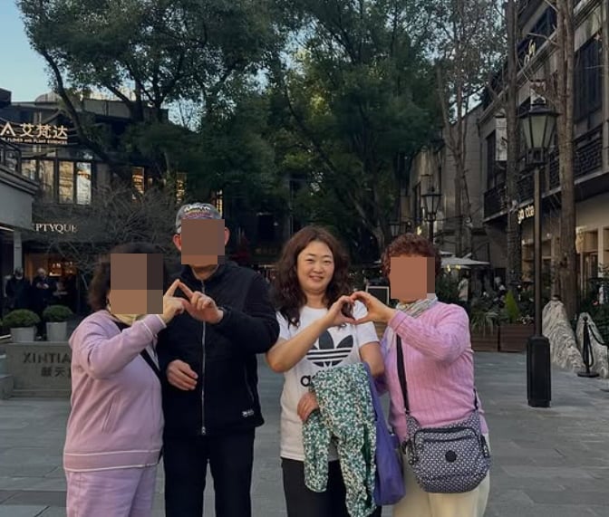 '나는 솔로' 22기 정숙이 양가 부모님들과 여행 중이다. /SNS