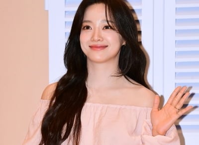 [공식] 김세정, 10년 인연과 결별하더니…10주년 재결합 앞두고 정채연과 한솥밥