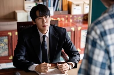 김혜윤 2%대 시청률 굴욕 씻어냈다…유연석, 4배 이상 뛴 자체 최고 기록 경신 ('신이랑')