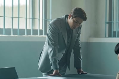 김경남, 법무법인 대표되더니…스리피스 슈트도 소화(‘신이랑’)