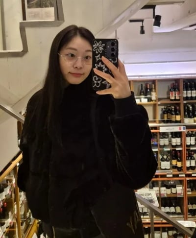 빙판 위 메이크업한 김연아, 말도 안 되는 안경 착용했는데…외모 살아 남았다