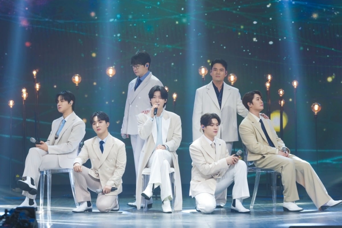 69세 국민 여가수, 고위 간부 마중 받았다…"벤츠 타고 이동해"('금타는 금요일')