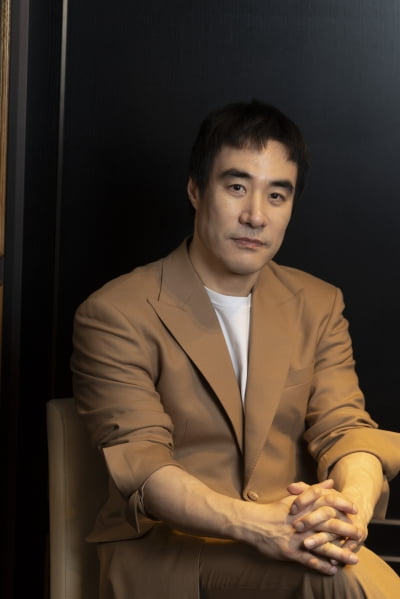 '긴급상황' 배성우, 촬영 도중 3초간 기절…"블랙아웃, 픽 쓰러져"[인터뷰②]