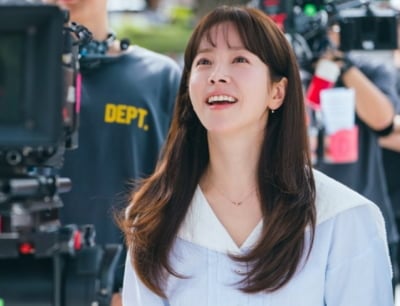 한지민, ♥핑크빛 제대로 터졌다…상대는 박성훈, 마음 자각했다더니 달콤한 연애 전선 ('미혼남녀')