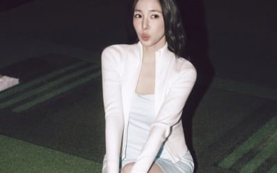 '♥변요한' 티파니, 소녀시대 1호 품절녀되더니 핑크의 의인화