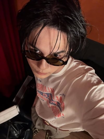 지수와 '♥핑크빛' 옹성우, 더 강렬해진 비주얼…완전체 앞두고 리즈시절 재현