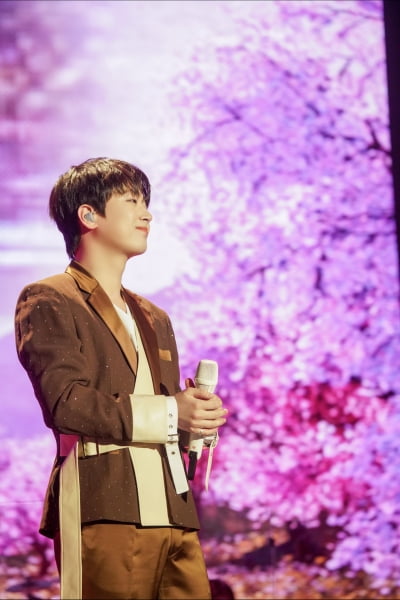 이찬원, 전국투어 '찬가' 대전 공연도 성료…맞춤형 메들리까지