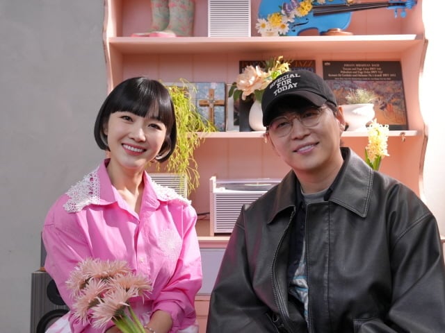 가수 자두가 로코베리 안영민과 협업했다.
사진제공=헤이엔터씨