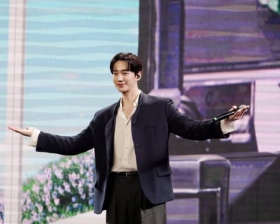 이준호, 상하이 첫 팬미팅 달궜다…"어떤 모습으로든 활동할 것"