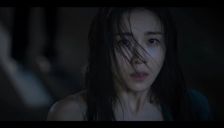 겁에 질린 하지원의 모습 / 사진='클라이맥스' 캡처