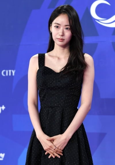 '넷플릭스 딸'로 떠오른 20대 여배우, 깜짝 시술 고백했다…"제거 후 선크림 중요시해"