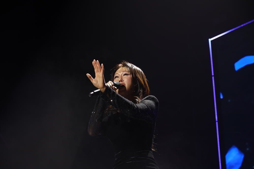 박혜신이 콘서트를 진행하고 있다. /사진=드림뮤직