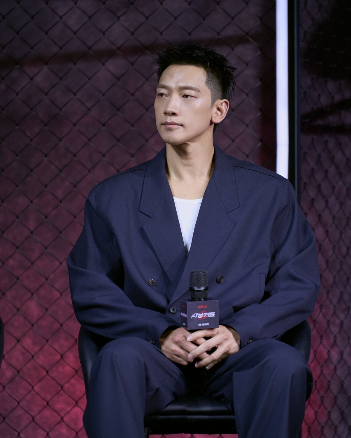 넷플릭스 '사냥개들' 시즌2 배우 우도환, 이상이, 정지훈이 포즈를 취하고 있다 / 사진제공=넷플릭스 