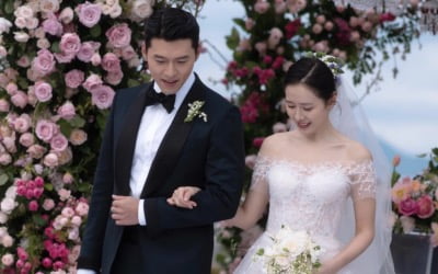 손예진♥현빈, 결혼 4주년 맞아 비공개 결혼 B컷 공개 "영원한 사랑과 우정 그 사이"