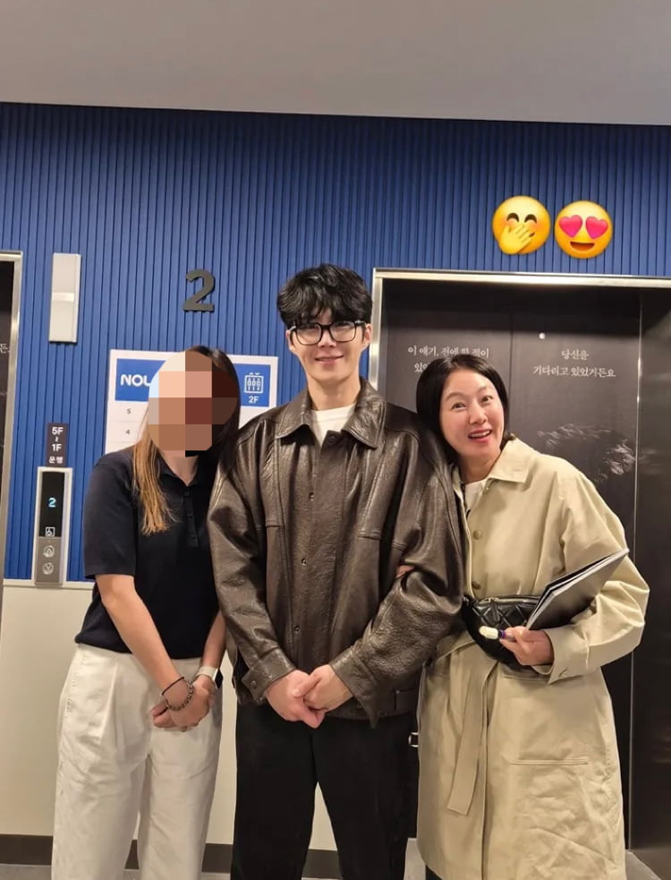 김선호 보조개 미소 활짝…김지혜, 딱 붙어서 성덕 인증