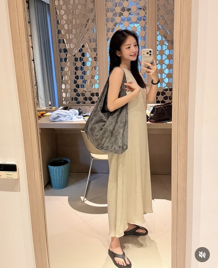 김지영, 비키니 입고 D라인 자태…CEO 남편이 보면 깜짝