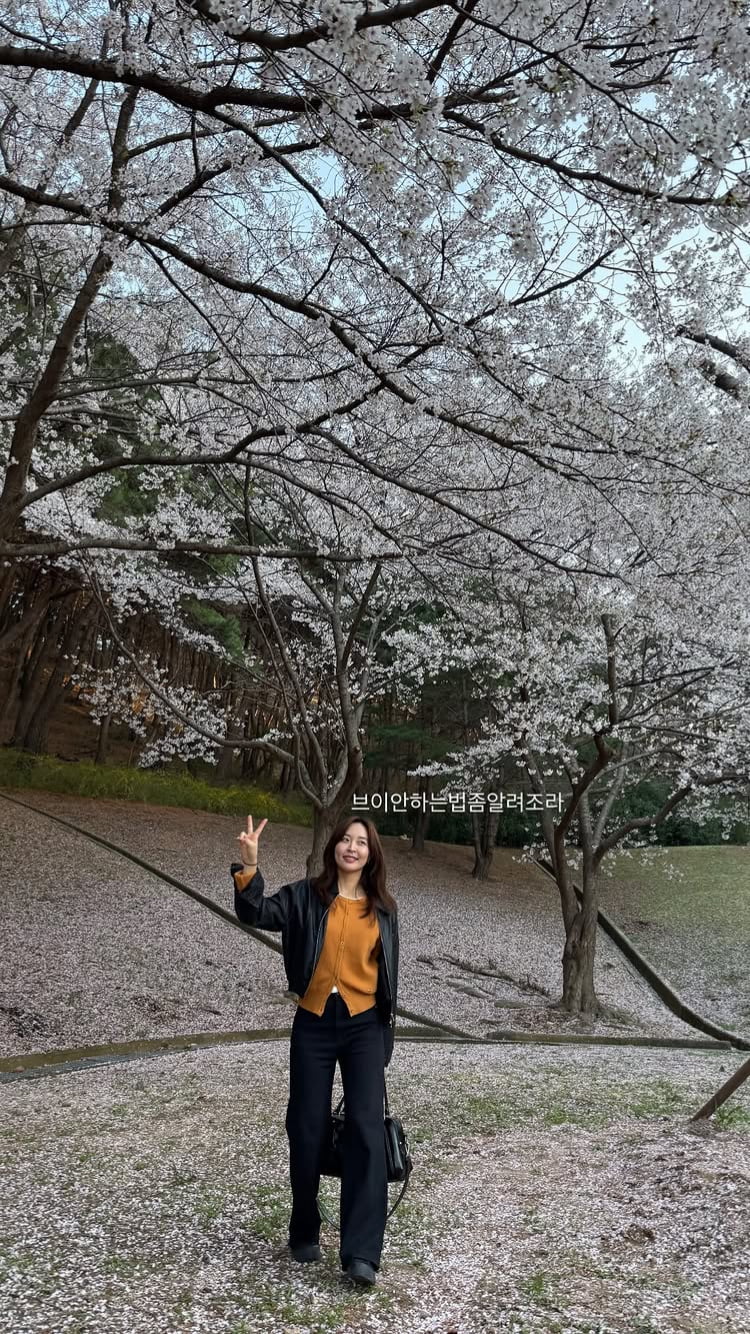 27기 정숙, 30명 고소한 이후 후련히게…벚꽃 아래서 브이