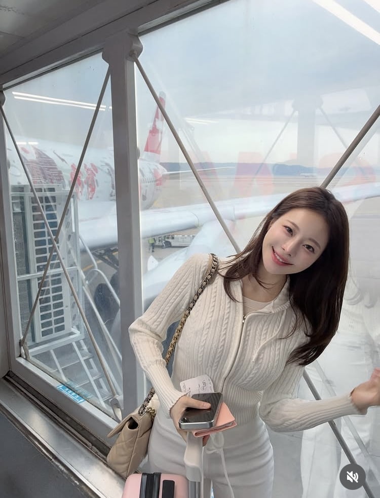 아옳이, 66억원 펜트하우스 매입하더니…1등석 비행기인가