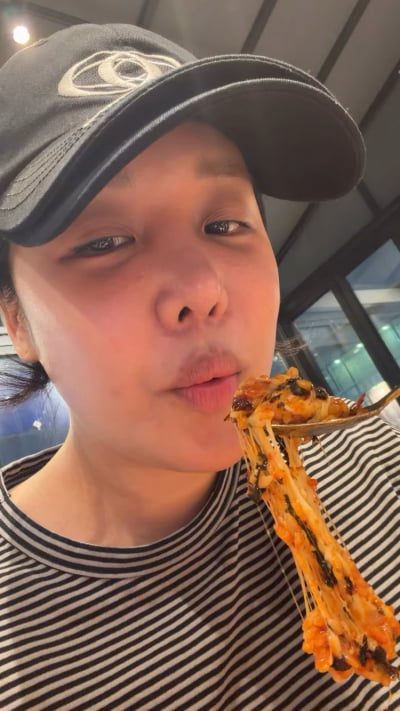 랄랄, 600만원대 비즈니스 타면 뭐해…K-볶음밥이 짱이야