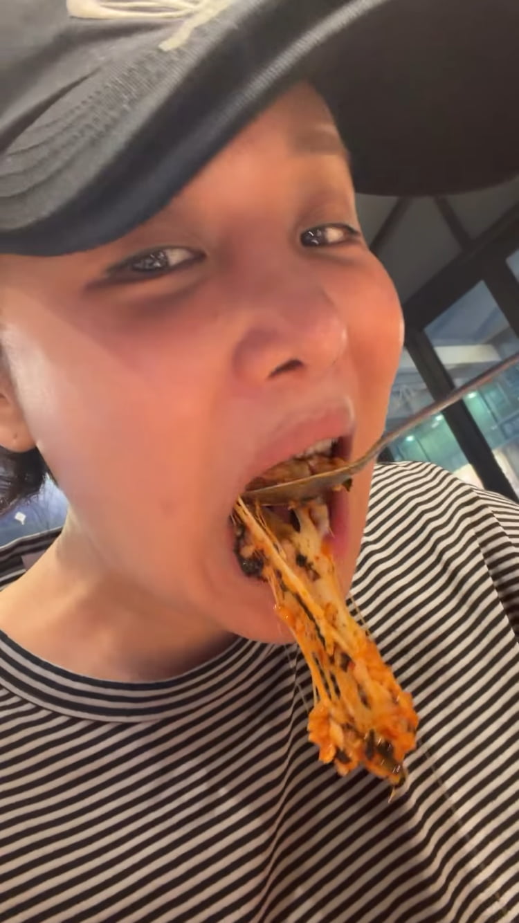 랄랄, 600만원대 비즈니스 타면 뭐해…K-볶음밥이 짱이야