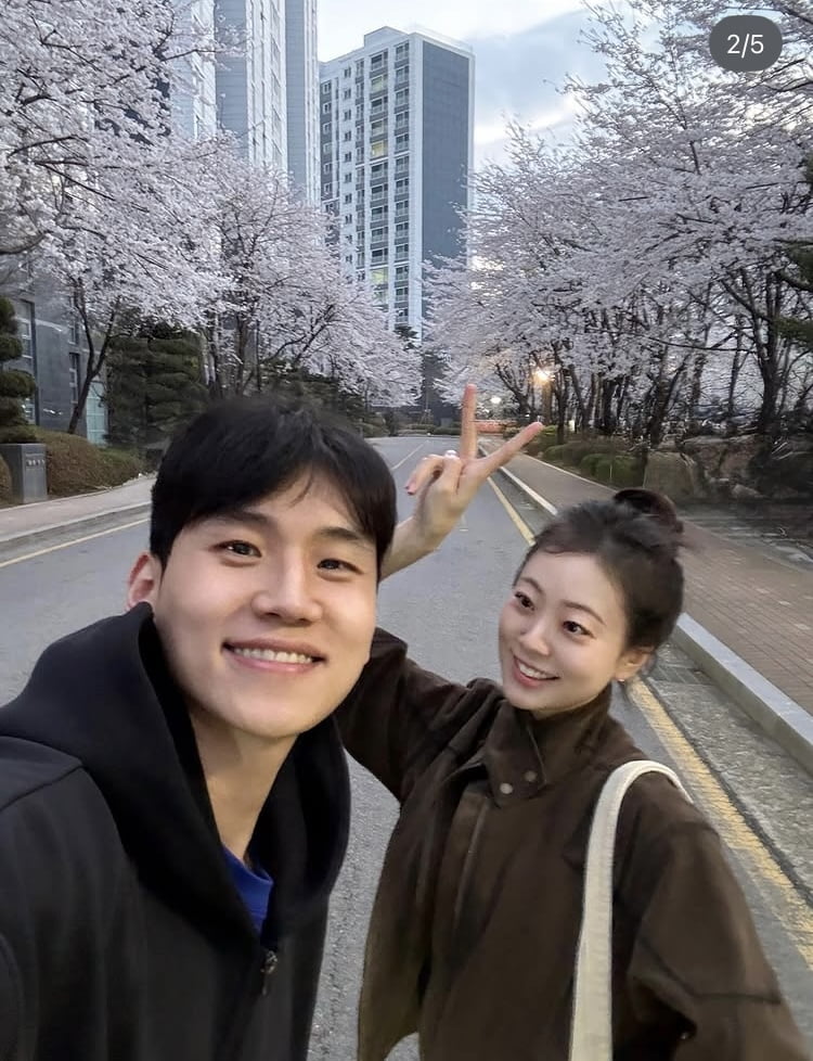 피겨 곽민정♥농구 문성곤, 달달한 럽스타…남매같은 이목구비