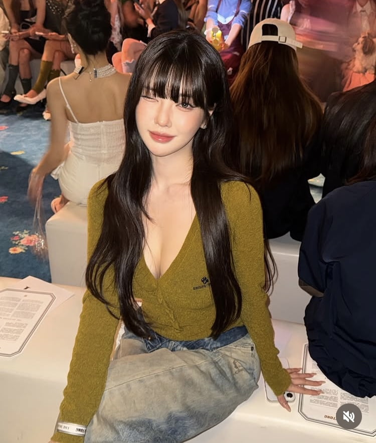 ‘케이♥’ BJ 과즙세연, 열애 고백 후…파격 노출 V라인에 깜짝