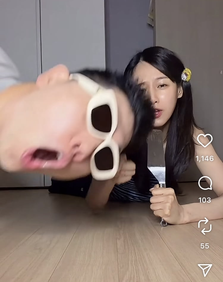 22기 옥순, 바닥에 누워서 뭐해…공무원 퇴사하니 더 자유